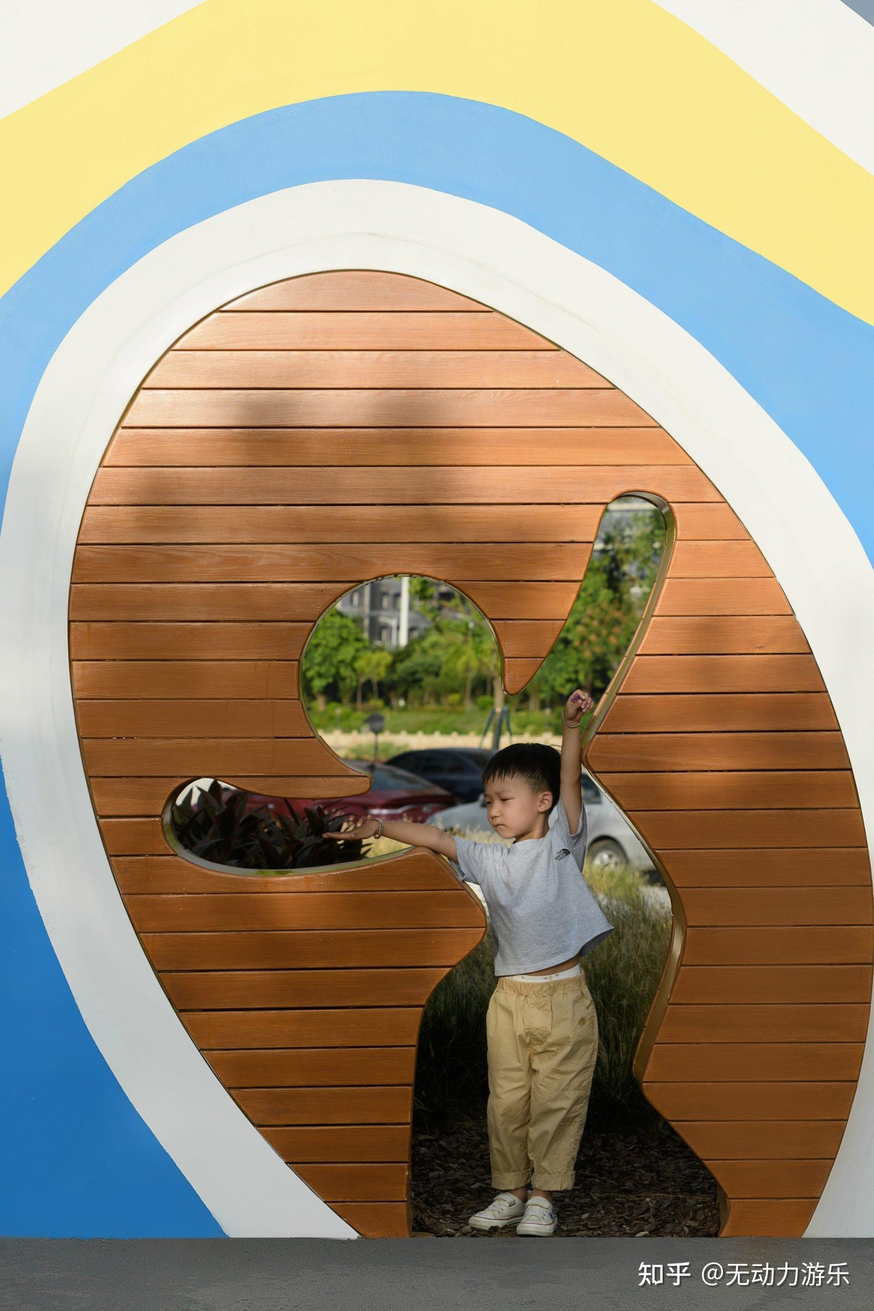 富有童趣的艺术景墙一座足够好玩的乐园,能承载足够丰富的想象,集参与