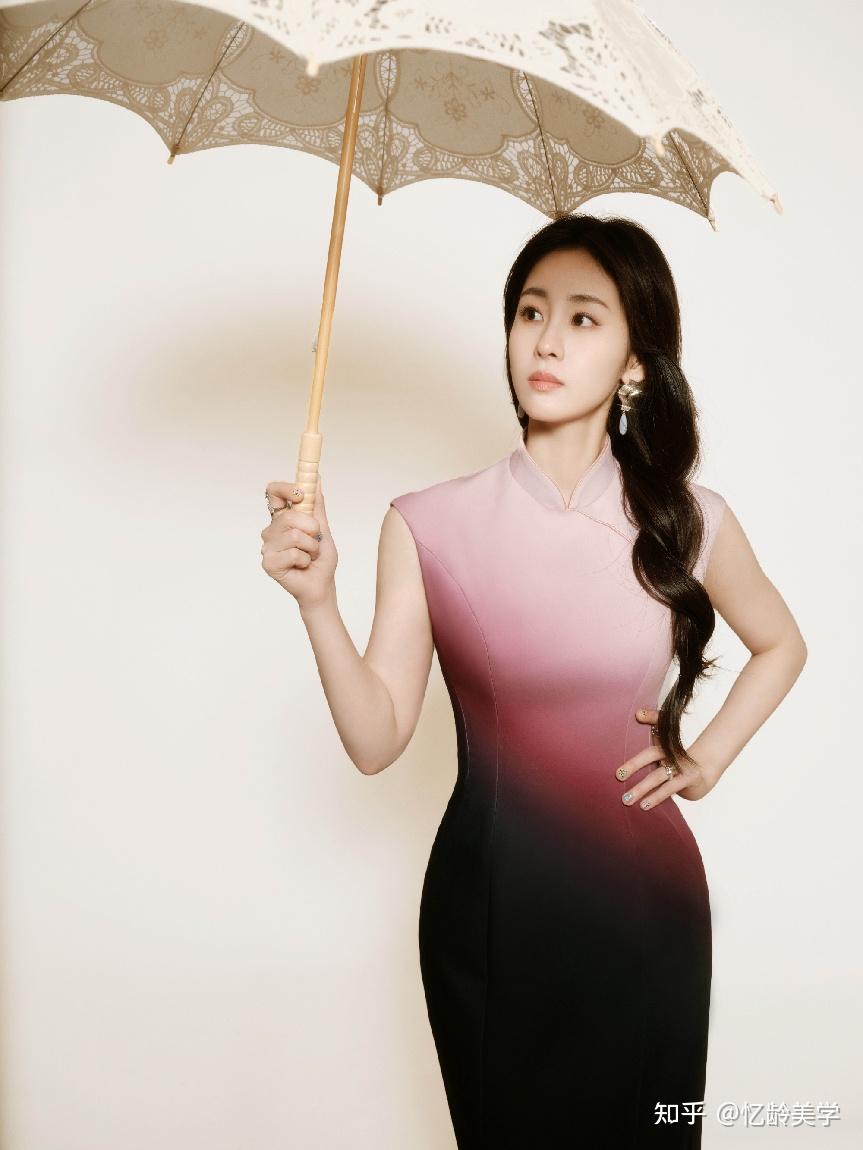 忆龄:34岁张碧晨好有韵味,身材高挑皮肤白嫩,前凸后翘,网友:不像是生