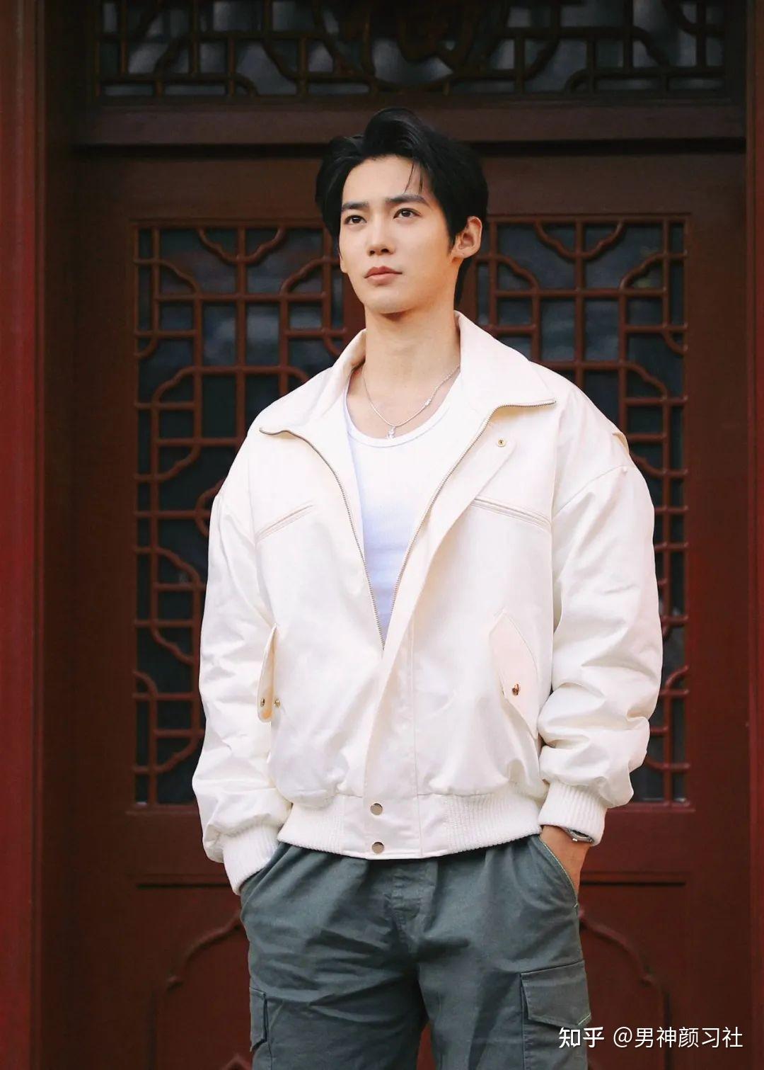 男生穿搭跟哪个明星谁学?把于适的脸遮住然后照着穿穿就对了!