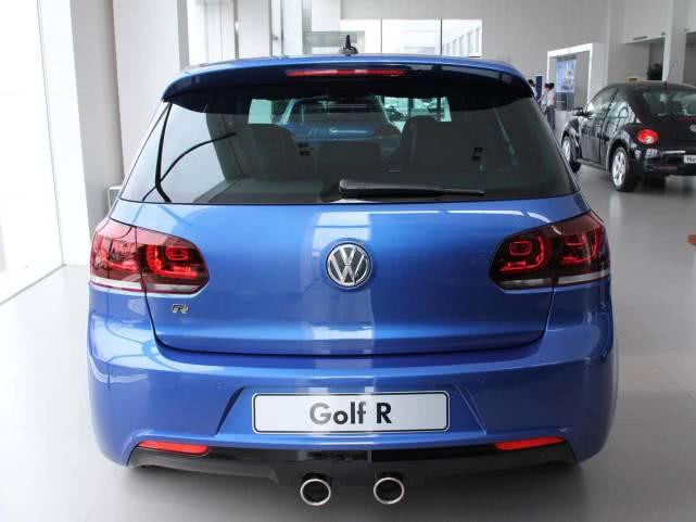 德系性能钢炮的代表蓝针大众高尔夫