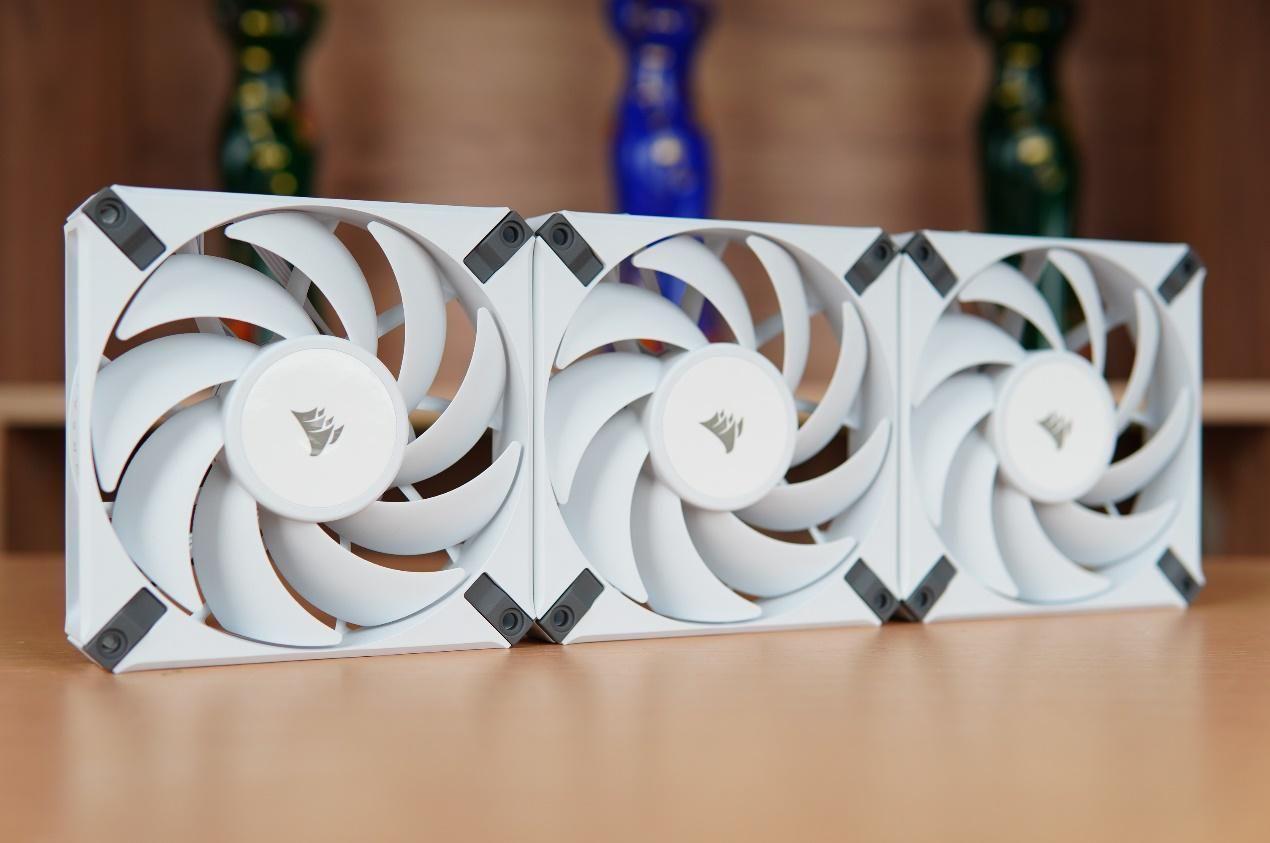 没了灯光但是更强了美商海盗船af120elite风扇简测