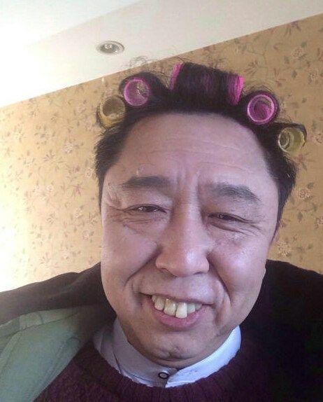 怎么看我抽烟我喝酒我烫头纹身打耳洞一个不落