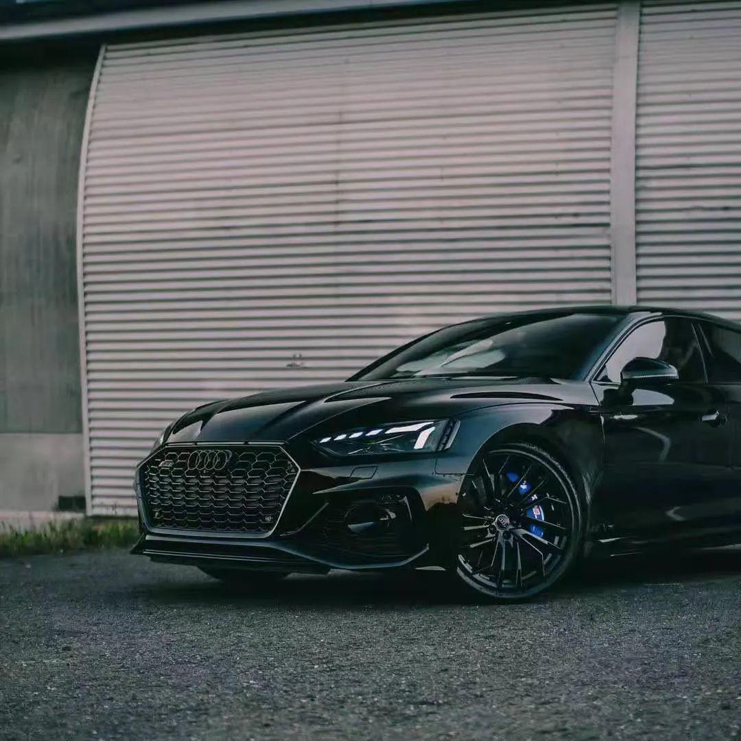 黑武士奥迪rs 5,原厂黑化了解一下!