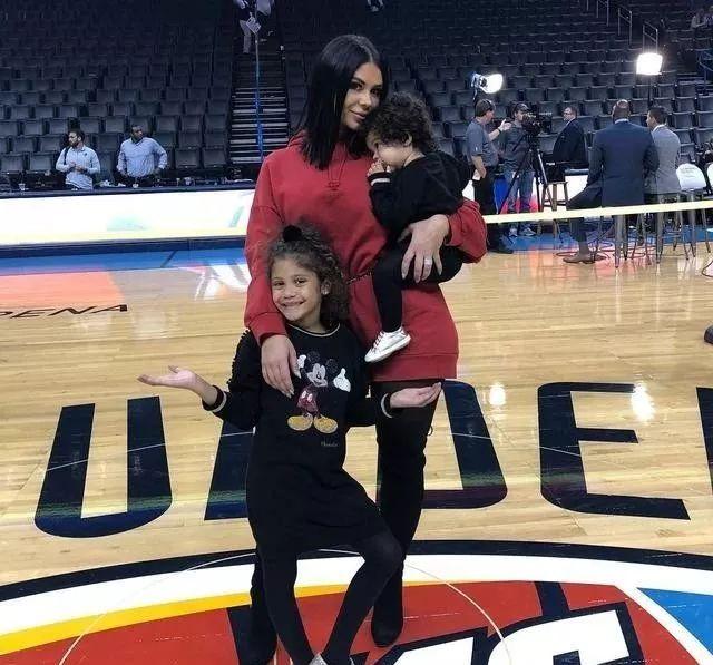 最像科比的人保罗乔治和女儿的温馨瞬间