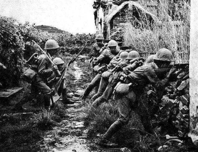 新四军侦察员先扮新媳妇,再扮敌营长,用麻袋捉回伪军情报处长