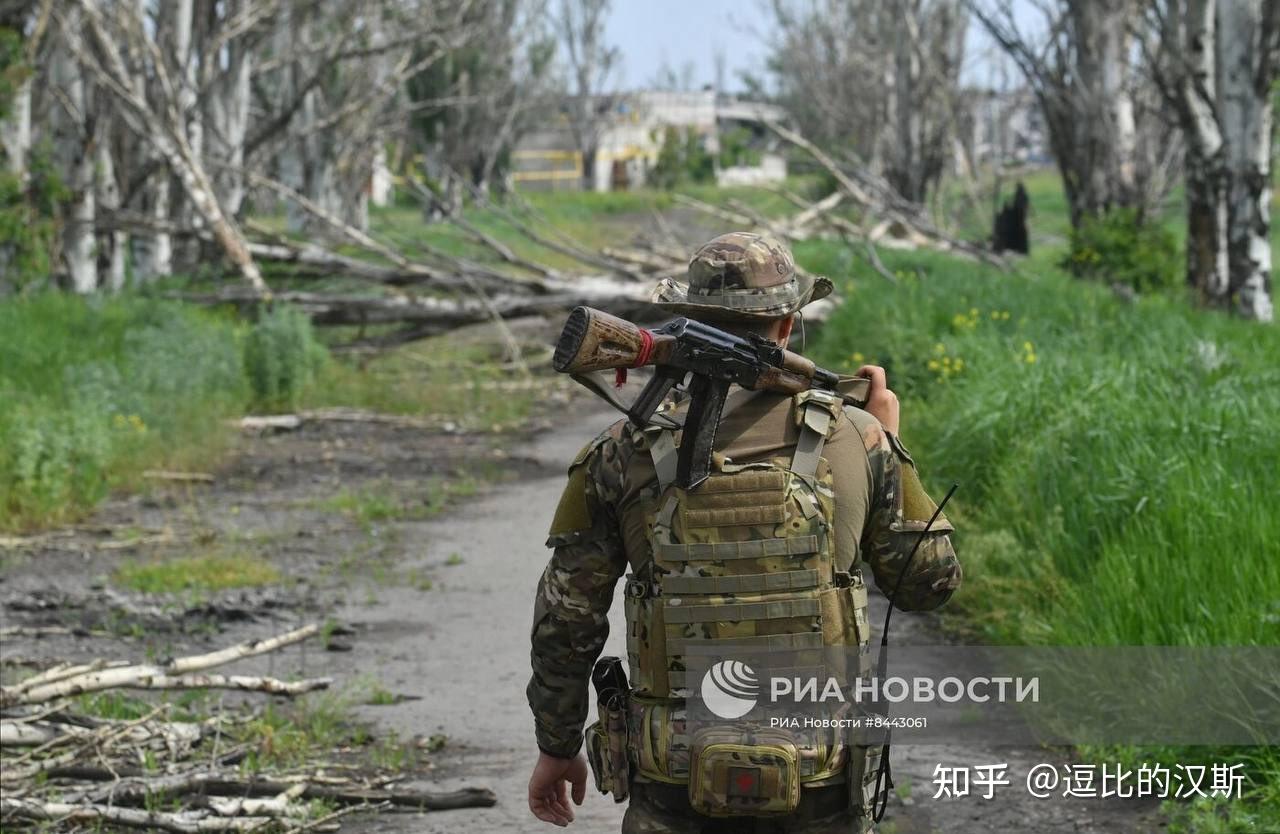 最新战况:俄打击乌多地军事目标 乌称乌俄在赫尔松多城镇发生战斗_手机新浪网