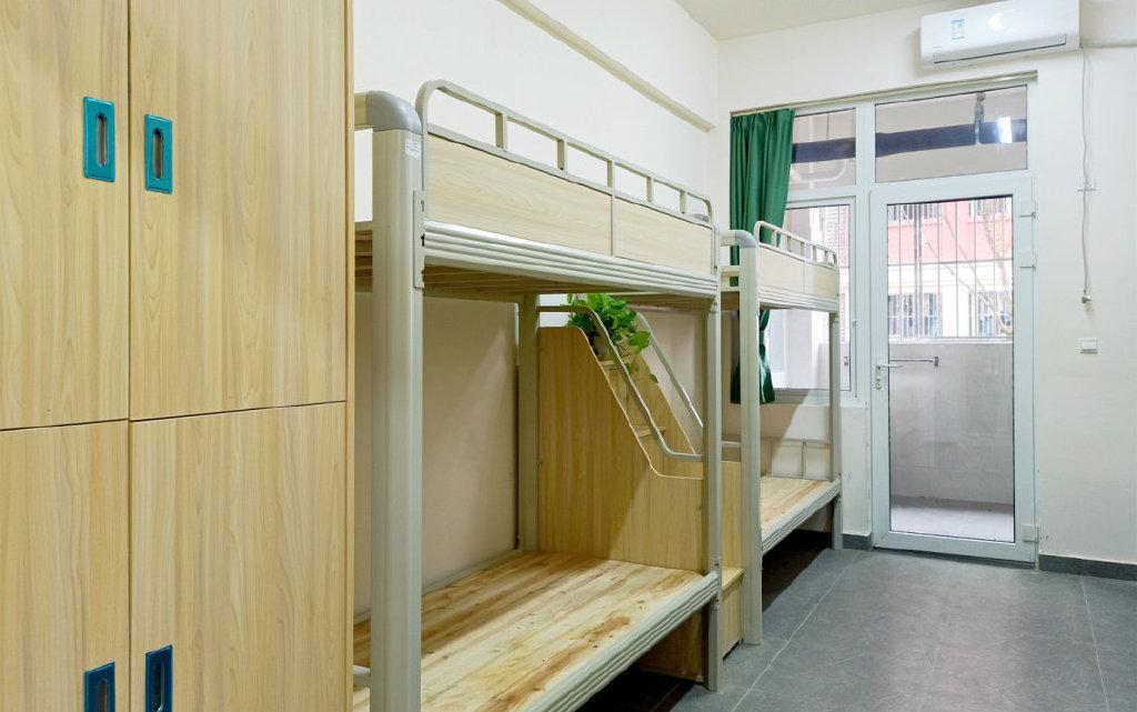 紧邻四川艺术职业学院,四川商务职业学院