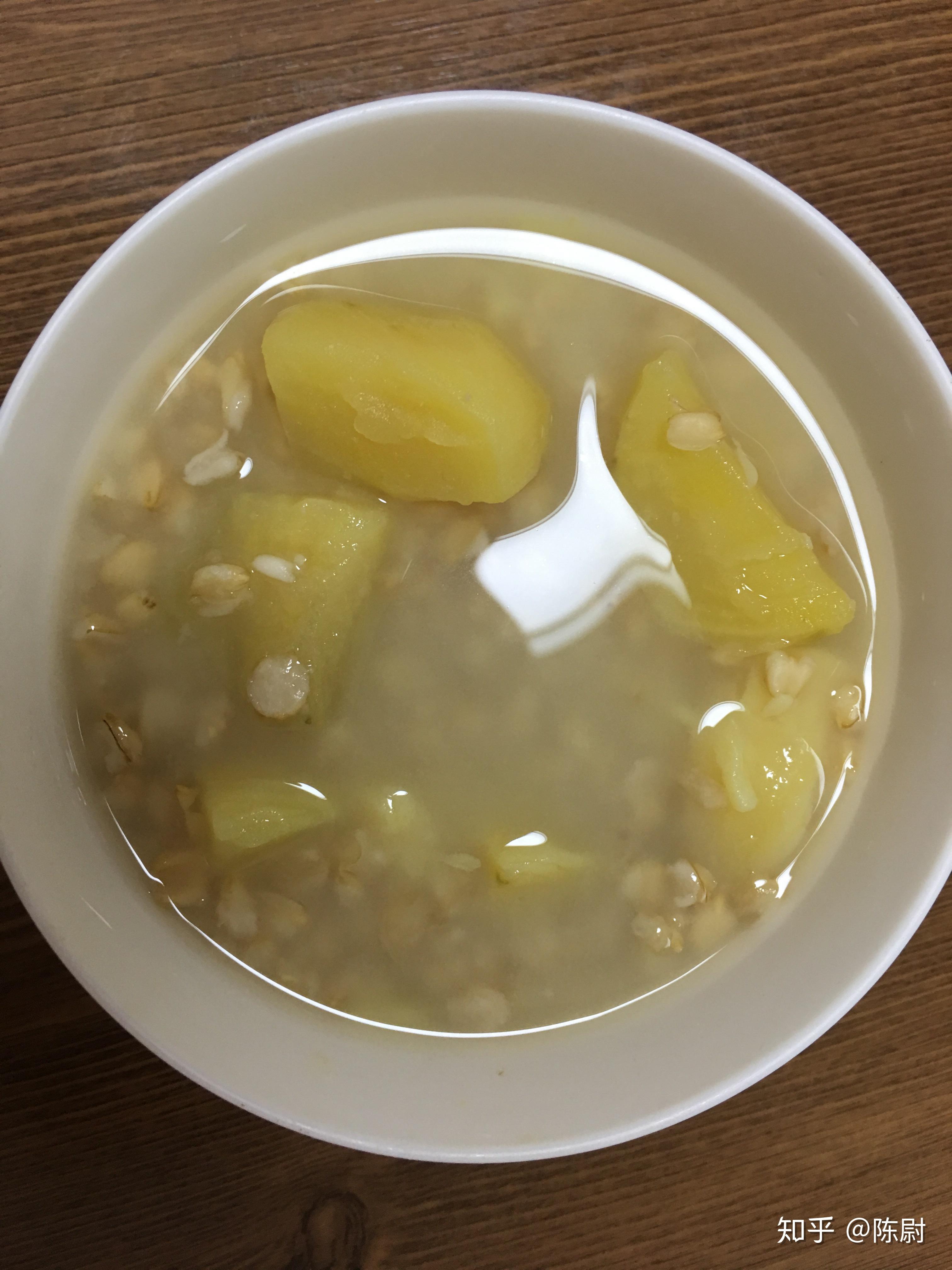 满足红薯燕麦冰粥真是夏日可口饮品啊!绝配!