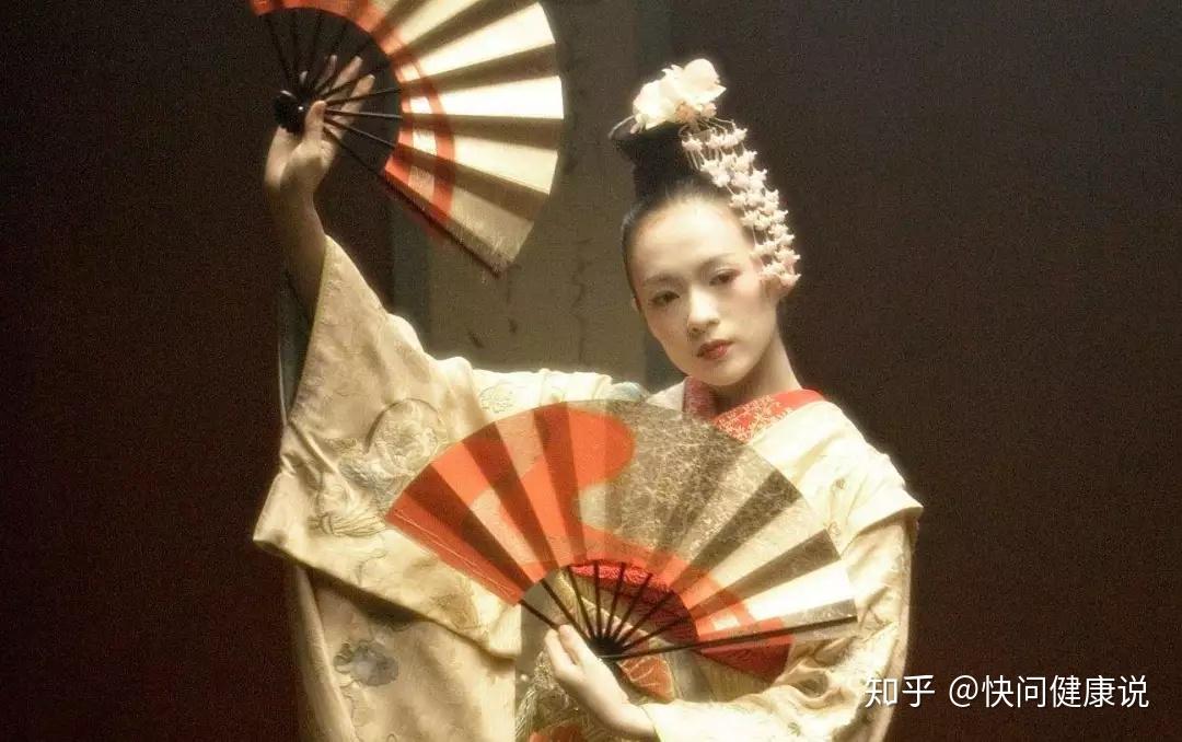 刘亦菲花木兰中的鹅黄妆除了彰显气质还有什么作用呢
