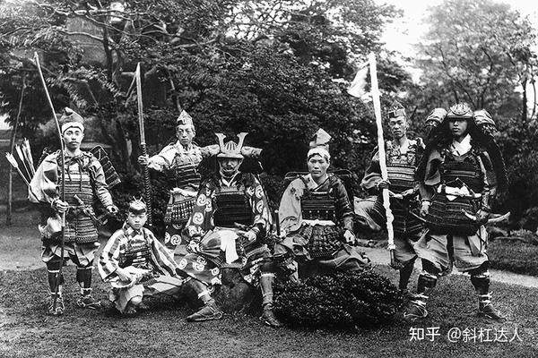 真实的日本武士照片你见过吗?个头不高,眼神却很犀利 - 知乎