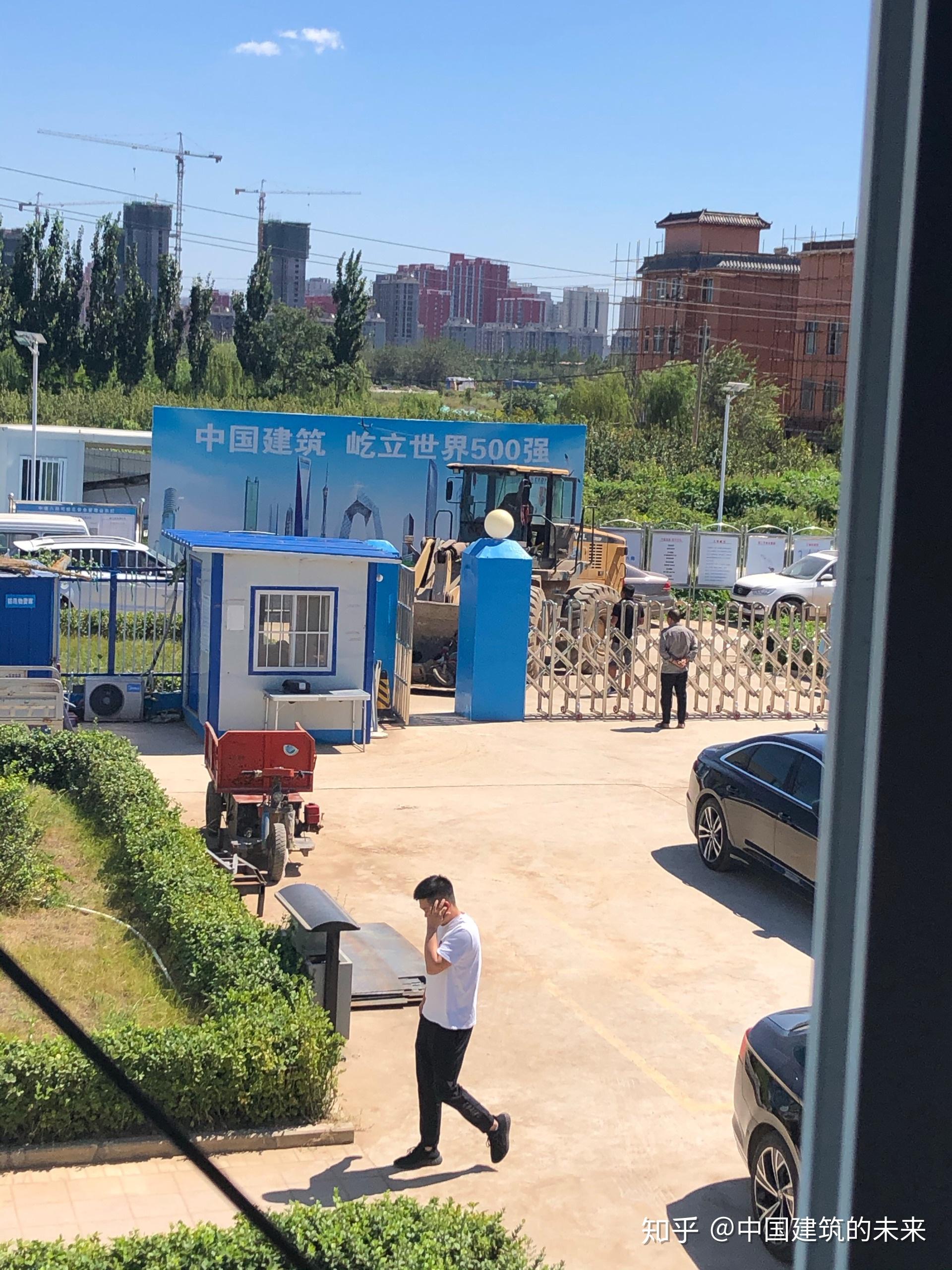 正如你们看到的,我之前分享过的第一次被工人堵门要钱,这已经是第二三