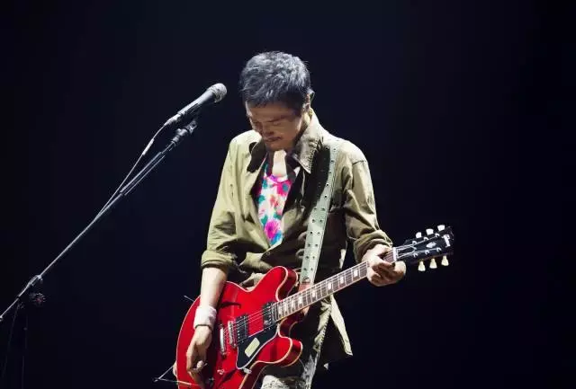 刘原不朝尘世痛哭只在长夜流涕