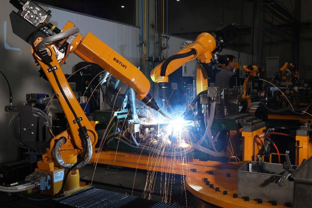 厉害了绿源行业首家焊接机器人流水线投产成功