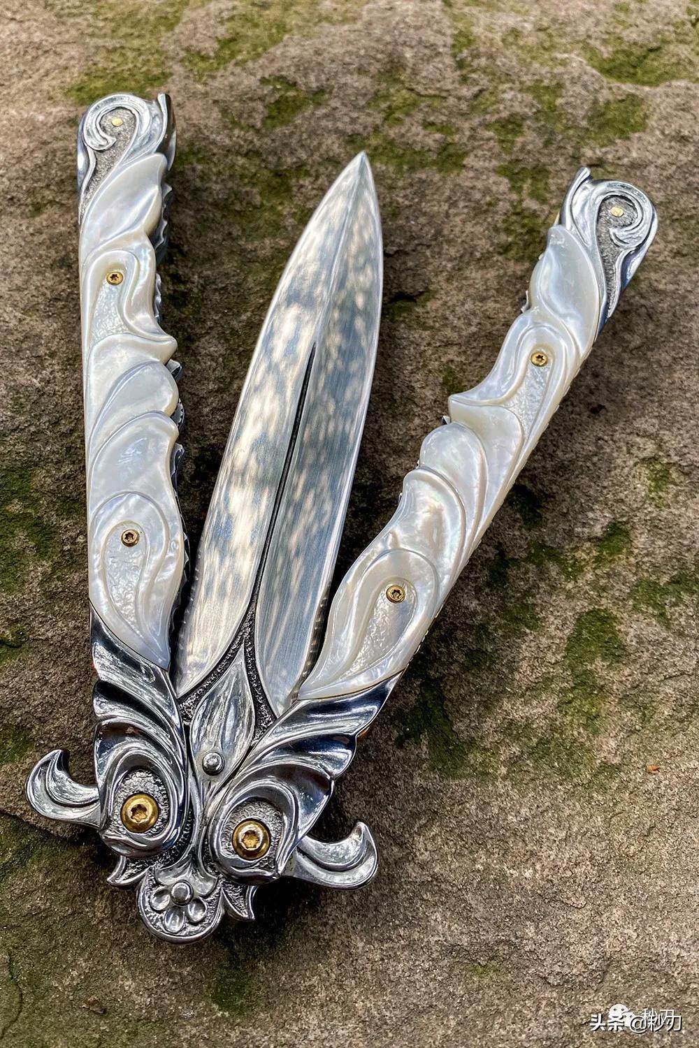 蝴蝶花丛飞不敢甩着玩这可能是你见过最贵的蝴蝶刀甩刀