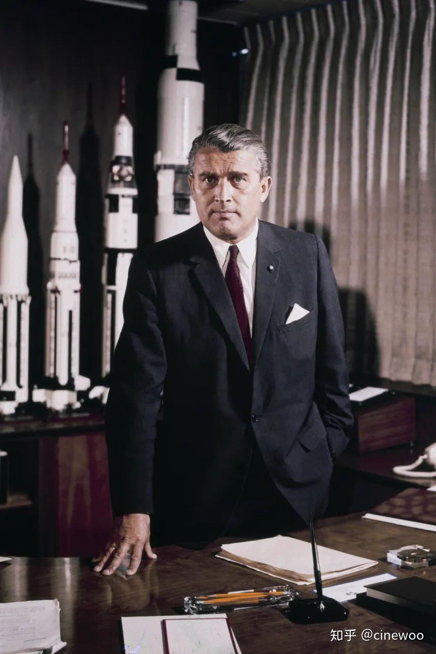 克劳斯·巴比二战后的几年内,美国政府的某些行动使那些相对敏感的人