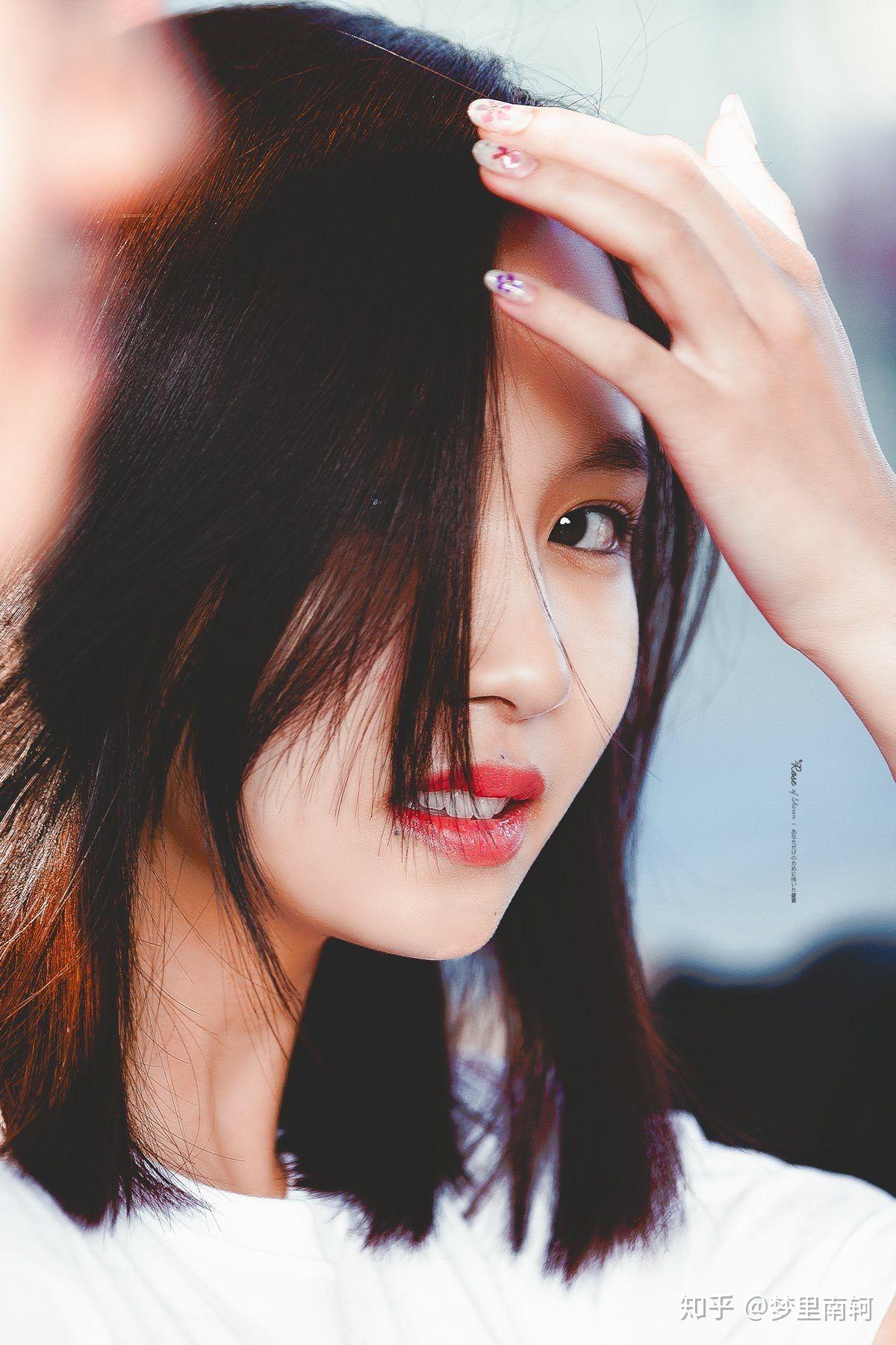 有谁有mina的这组照片?