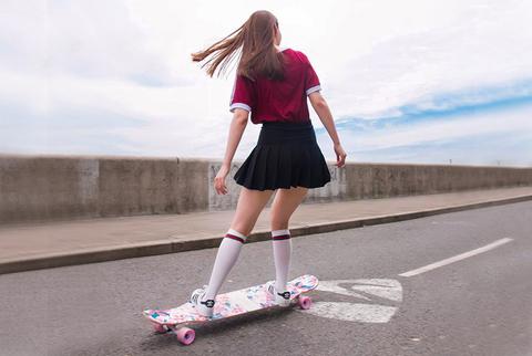 18岁女想买一个滑板长板初学者有没有合适的推荐店铺