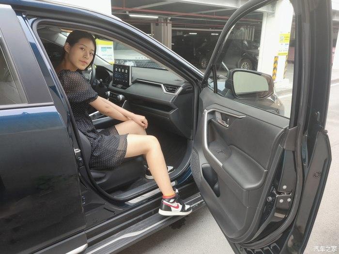 记录下周末的欢乐时光坐在女朋友威兰达副驾驶上的我有点慌