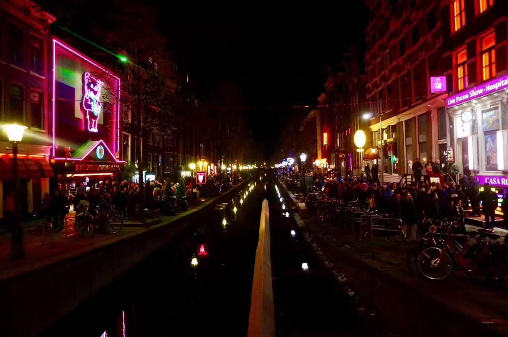 2021阿姆斯特丹红灯区游玩攻略,...都是带着好奇心的，而且最...【去哪儿攻略】