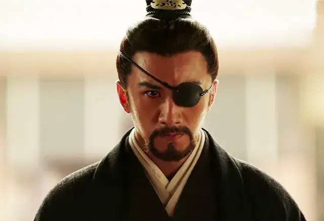 司马师眼睛长有一肿瘤,此时刚动完手术(不是现代意义上的手术,应该