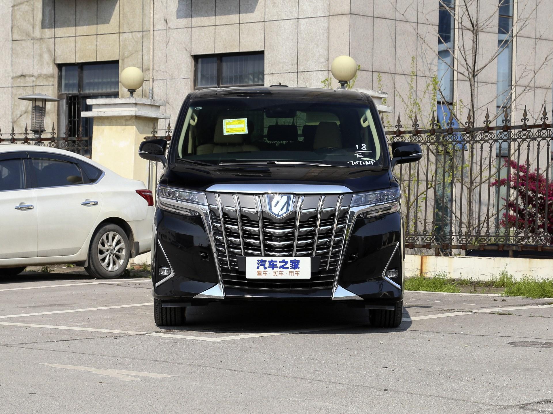 丰田豪华mpv比别克gl8帅气配独立沙发座椅舒适堪比高铁