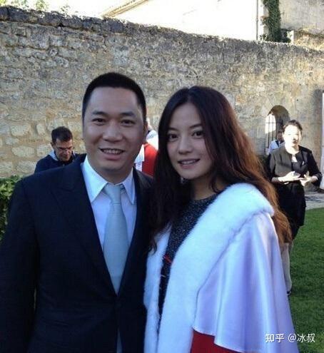 赵薇与身价120亿的叶茂靑同居3年为何嫁给二婚带娃黄有龙