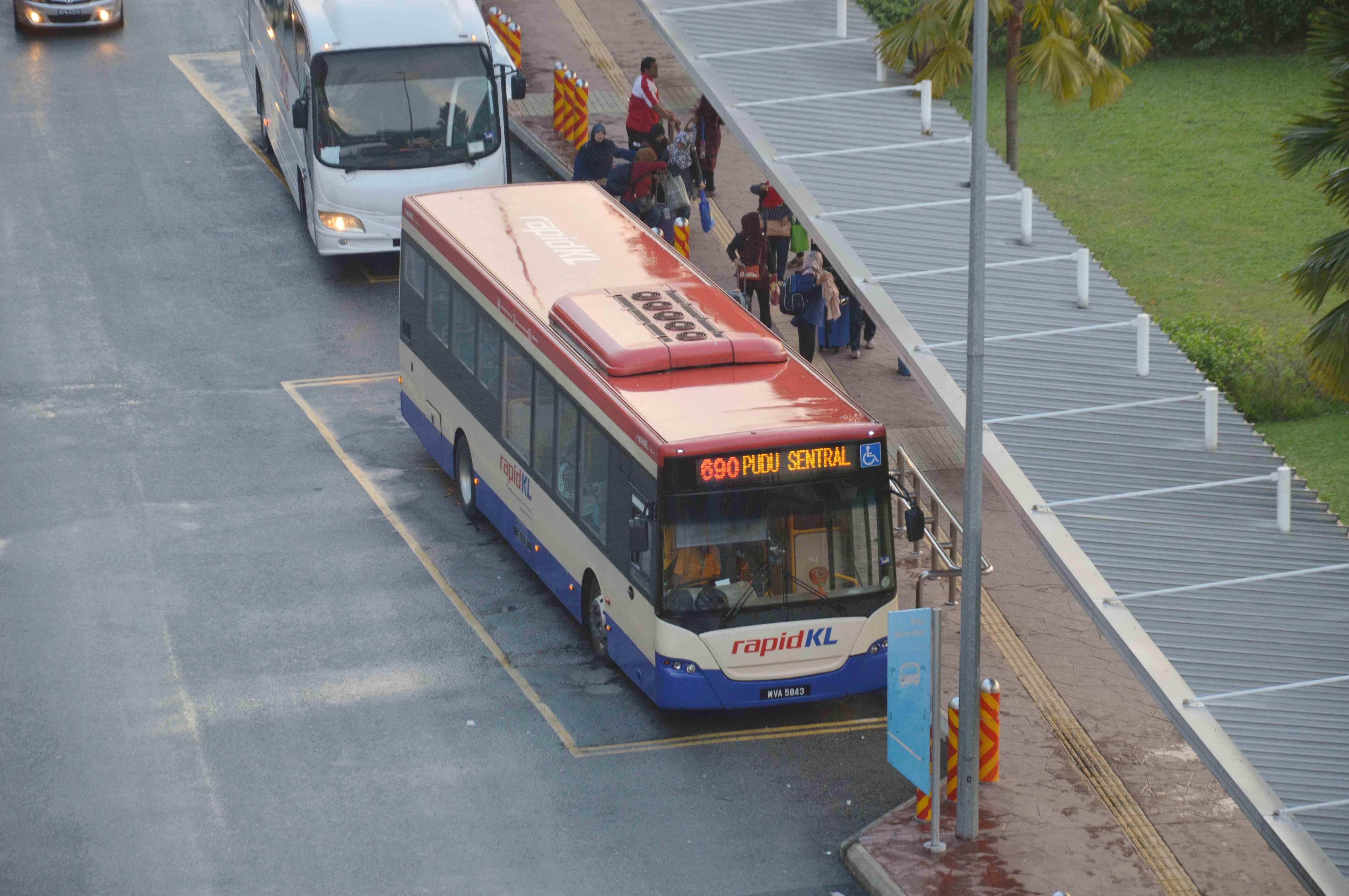 市内的公共交通对于一般游客来说,普通公交可以忽略不计(只有大站