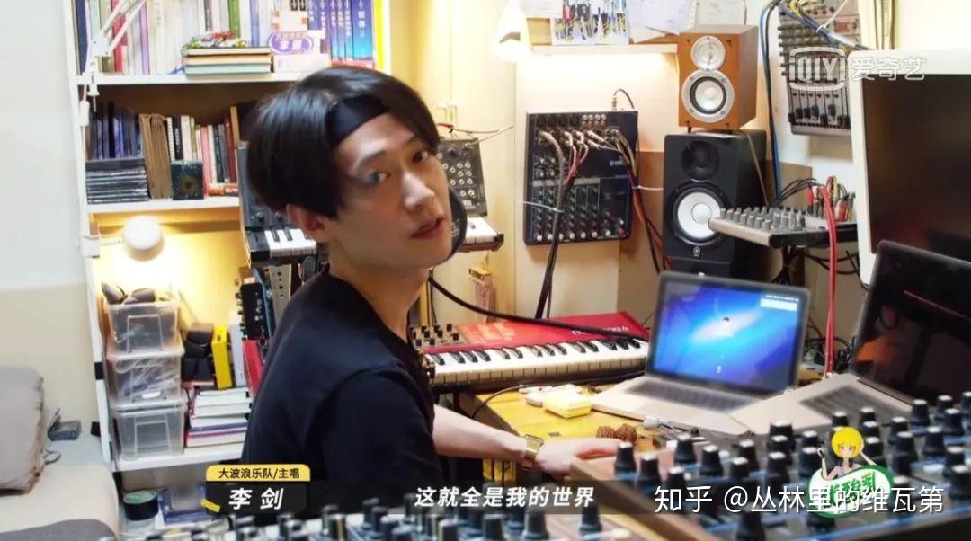 李剑在vcr里面,除了遛弯的北京大爷,给人印象最深的应该就是在自己的