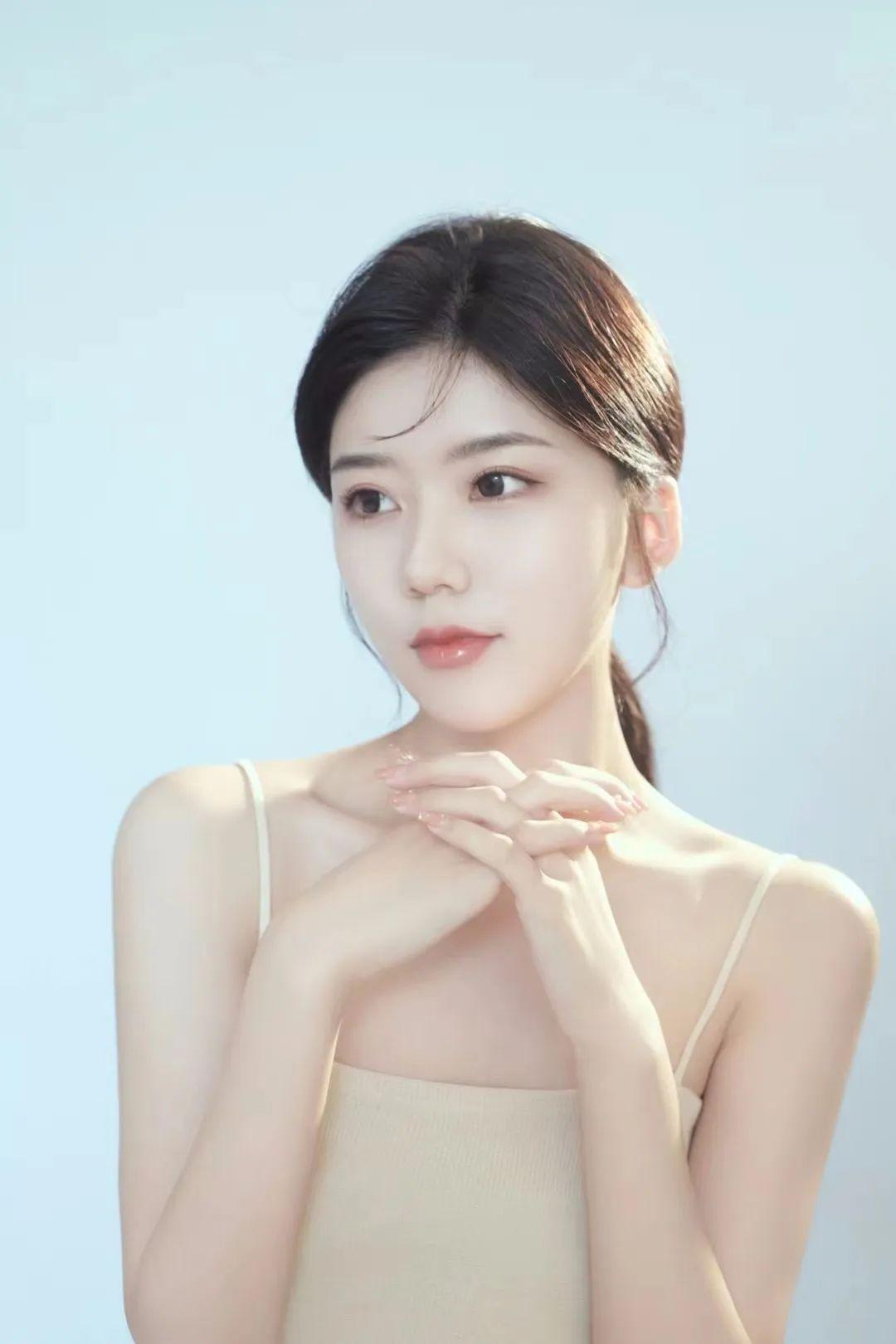 bonnie:21岁,上海模特,爱好广泛,风格多样 - 知乎